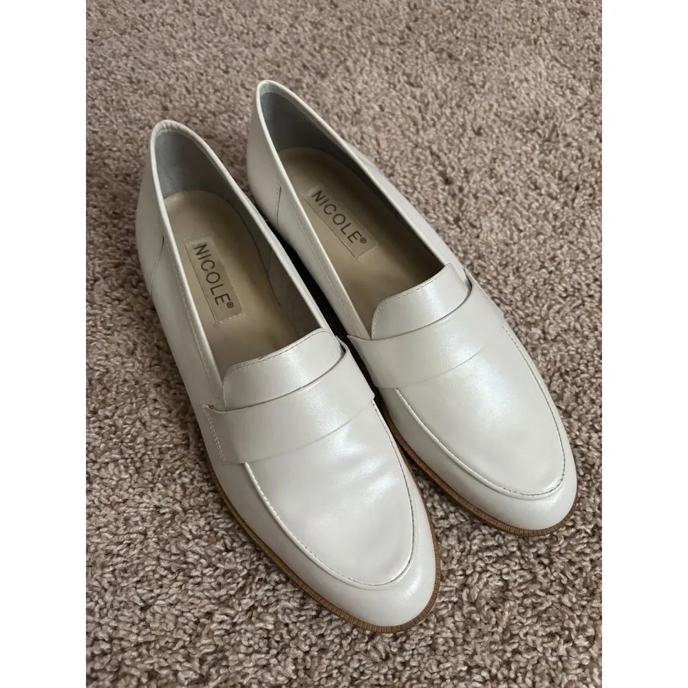 Vintage Nicole Loafers Womens 9AA* Ivory Leather Minimalist Preppy Classic